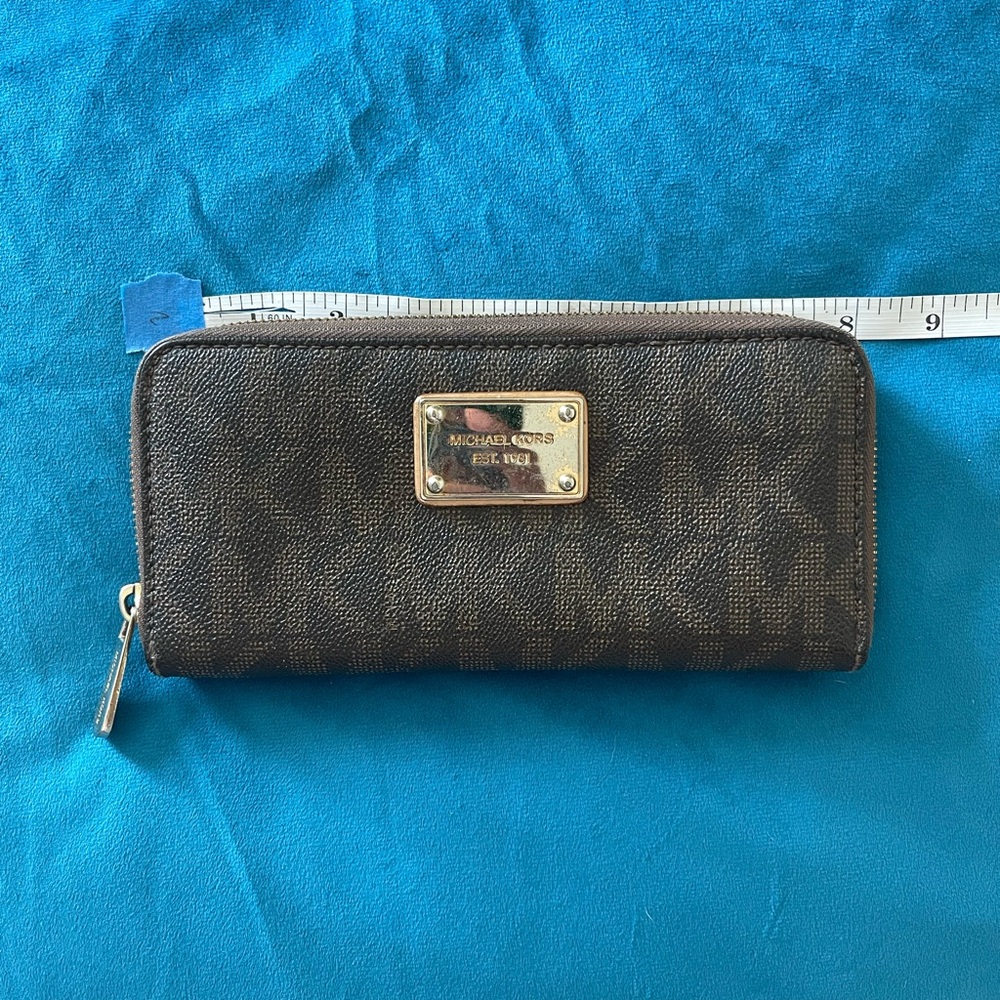 Michael Kors Brown Signature Zip Wallet